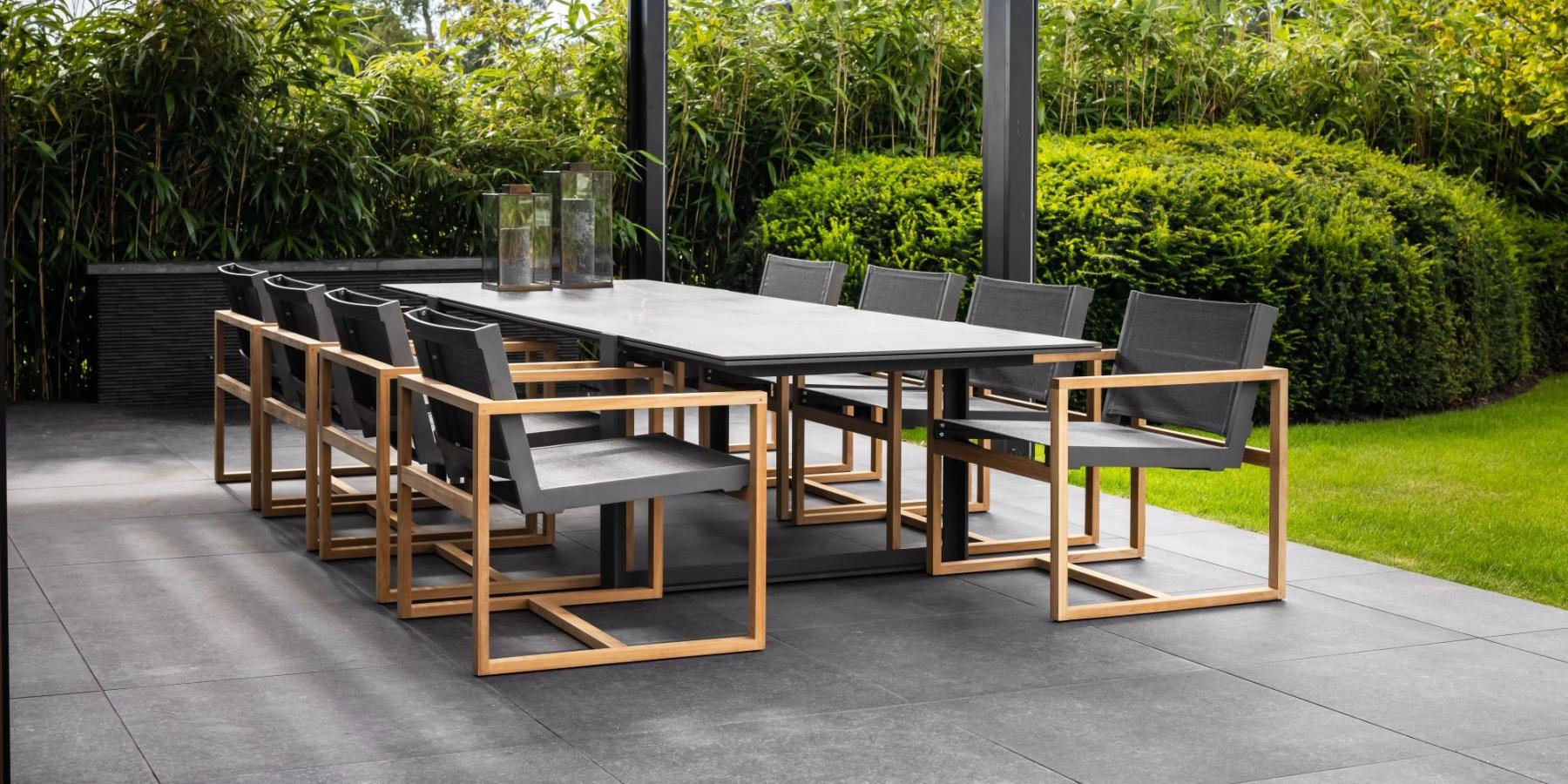 Borek Re-Store pakt uit met grootschalige magazijnverkoop: 3.000 m² aan buitenmeubilair met kortingen tot 70%