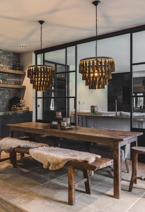 luxe tafel met stoelen