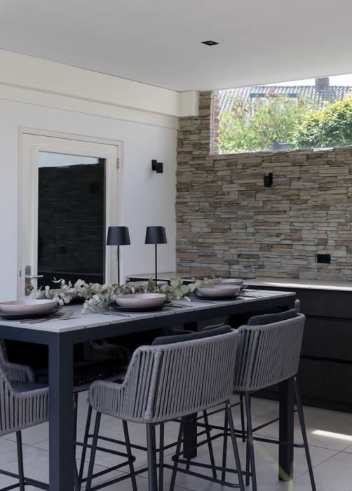 buitenkeuken met luxe interieur