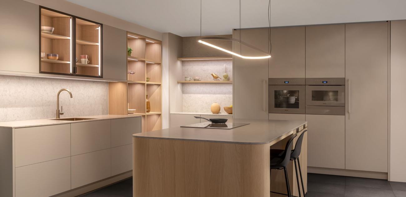 keuken met luxe werkbladafzuiging