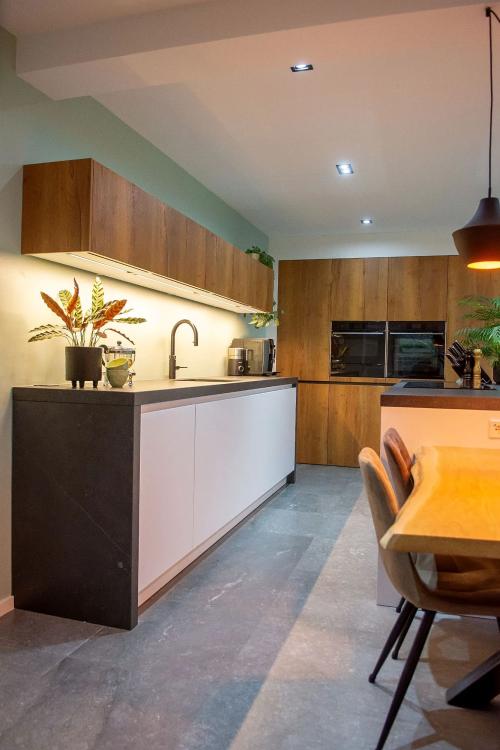 maatwerk keukenblok met keukenapparatuur