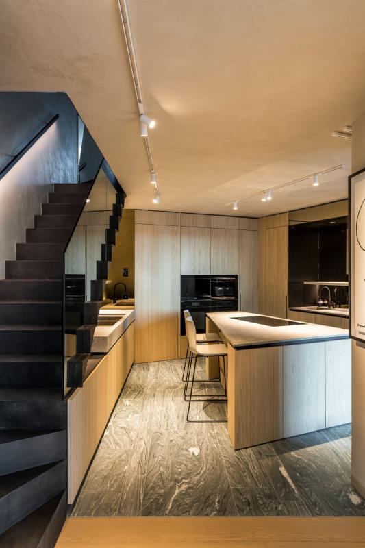 maatwerk keuken met trap
