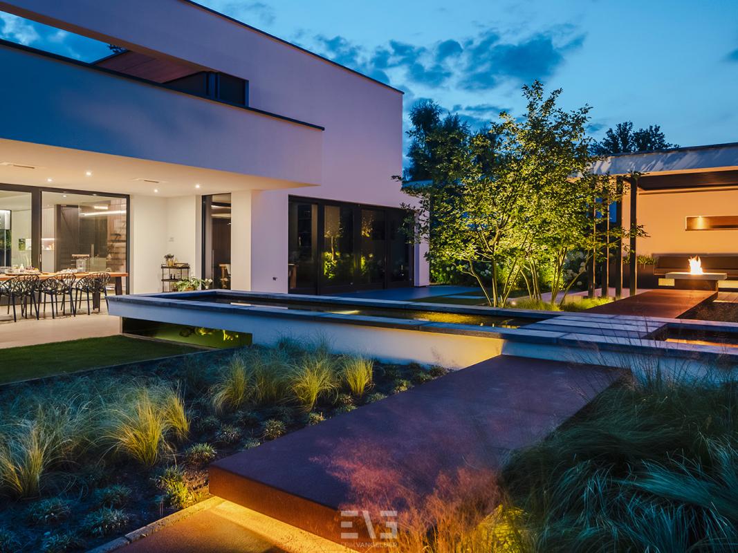 luxe tuin met vijver