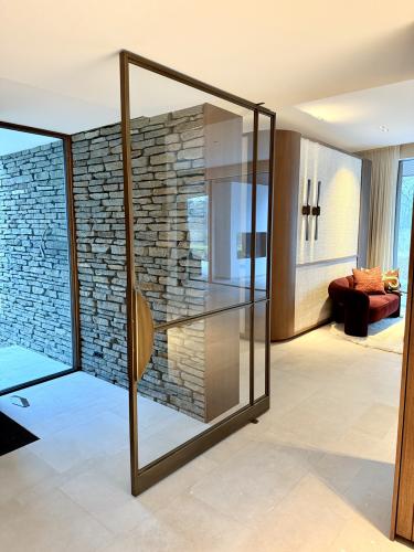 Luxe taatsdeur messing afwerking Oisterwijk