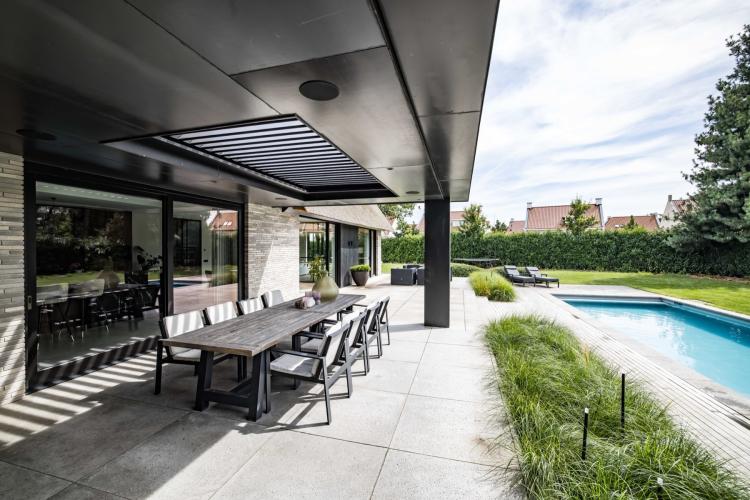 Luxe louvredak voor een stijlvolle tuin: ultiem buitenleven in eigen sfeer