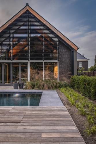 Luxe tuin met Ecopool