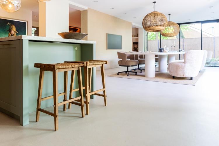 Luxe villa met exclusieve microcement vloer- en wandafwerking