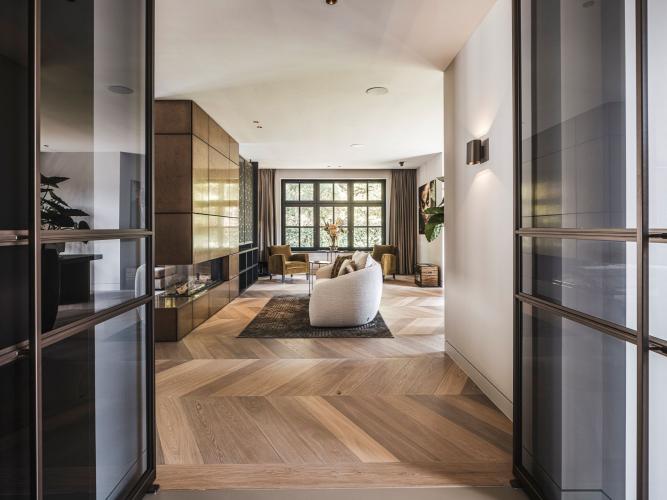 Moderne techniek geïntegreerd in luxe villa