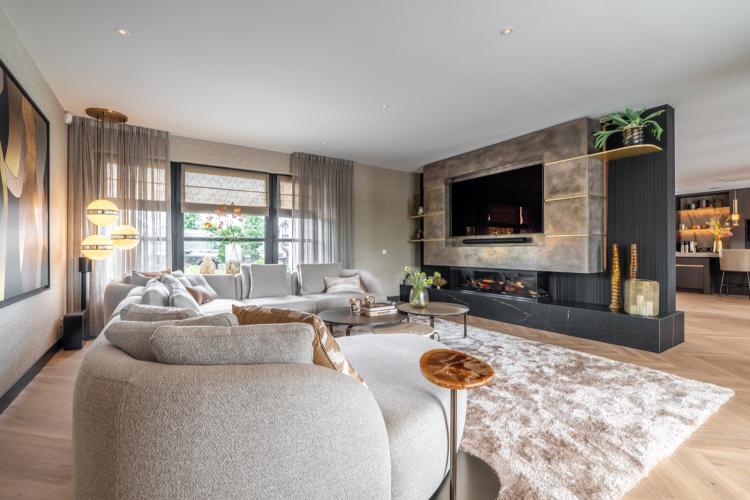 Exclusieve villa Borne met luxe wandafwerkingen