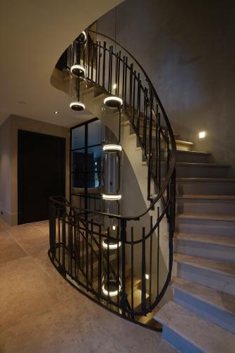 Trap met luxe verlichting