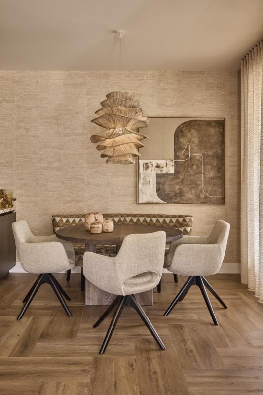 luxe schilderij in eetkamer