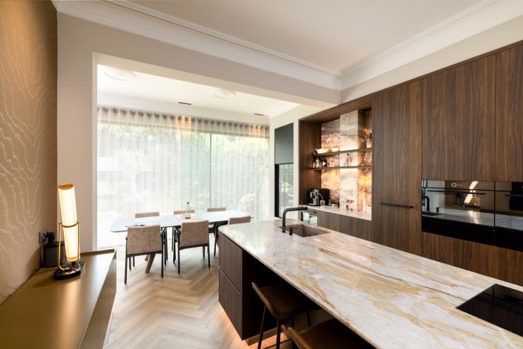 Luxe keuken met exclusieve V-ZUG keukenapparatuur