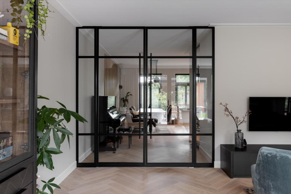 Woningrenovatie met luxe stalen deuren
