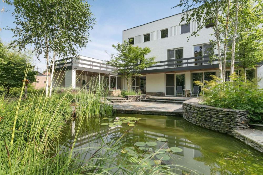 Romantische tuin te Someren