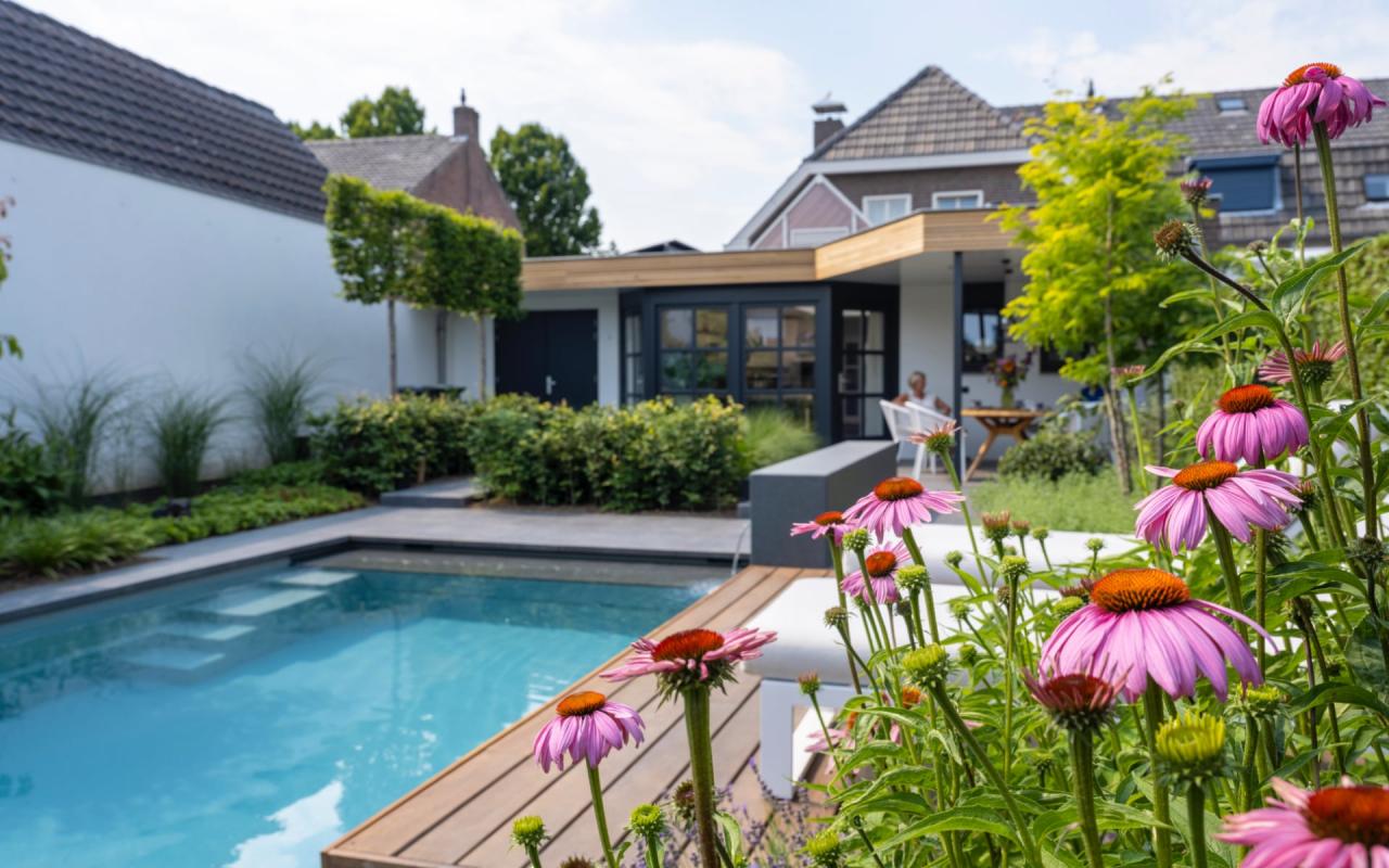 zwembad in tuin