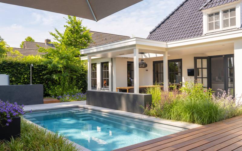 Strakke stijlvolle wellness tuin