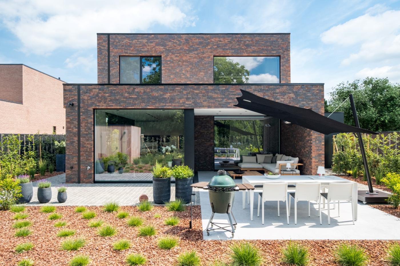 terras bij villa