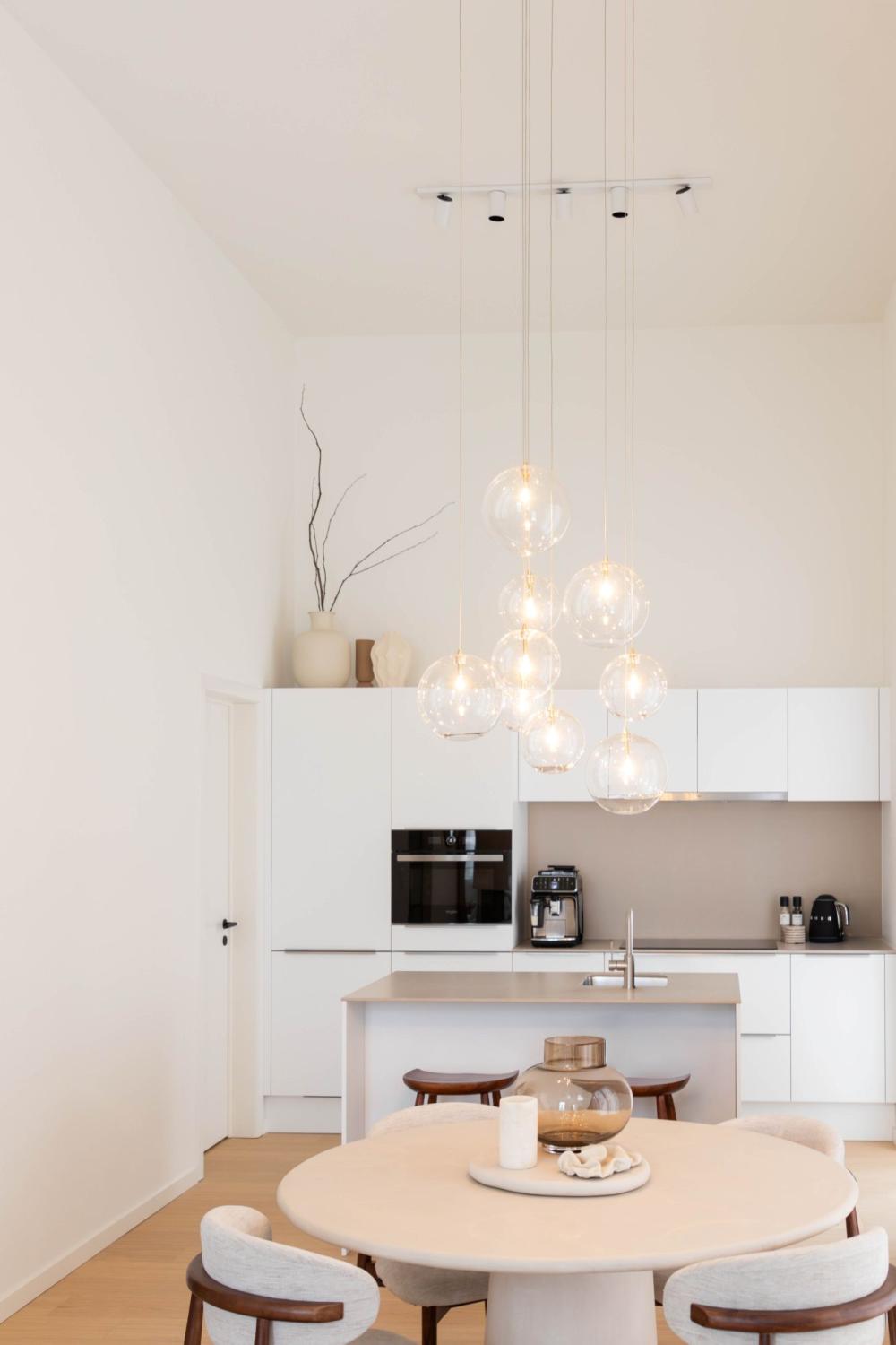 Verfijnde verlichting bij Celine