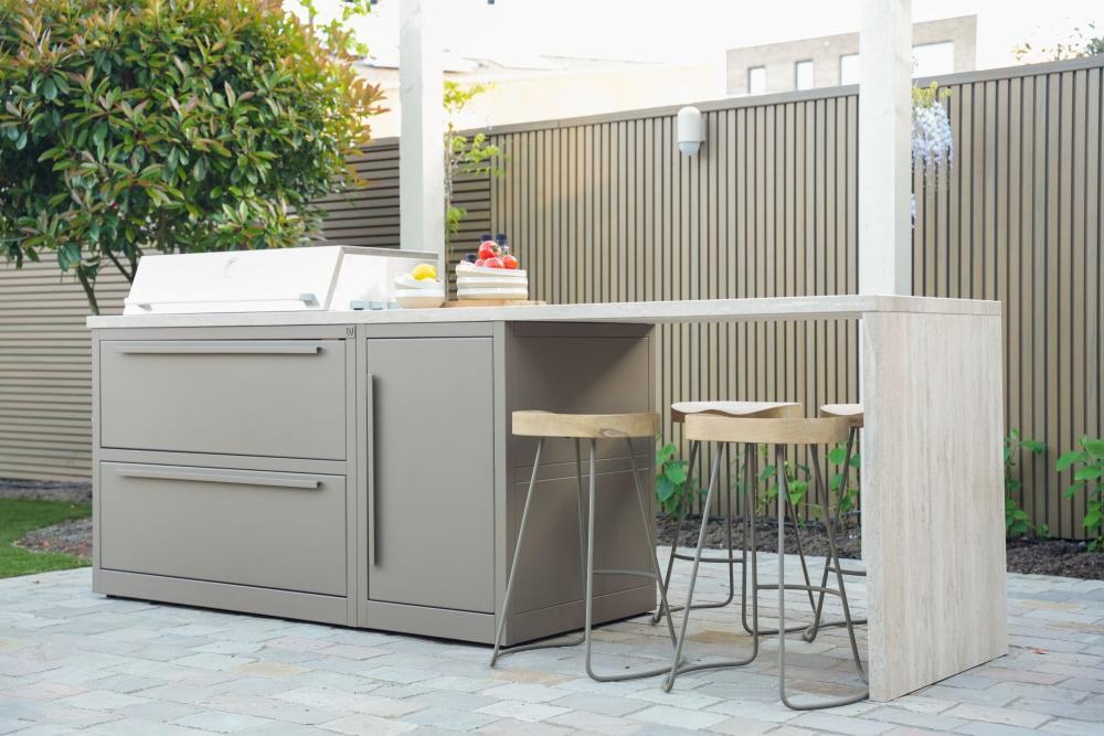 Tuin met luxe buitenkeuken