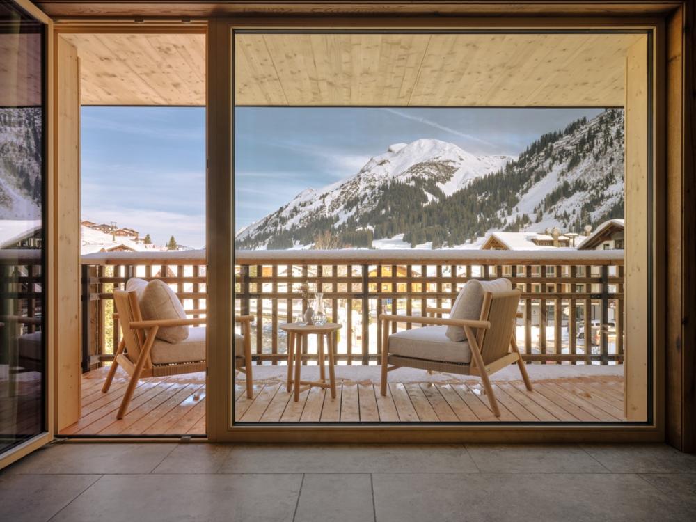 Luxe buitenmeubilair voor Hotel Sandhof in Lech am Arlberg
