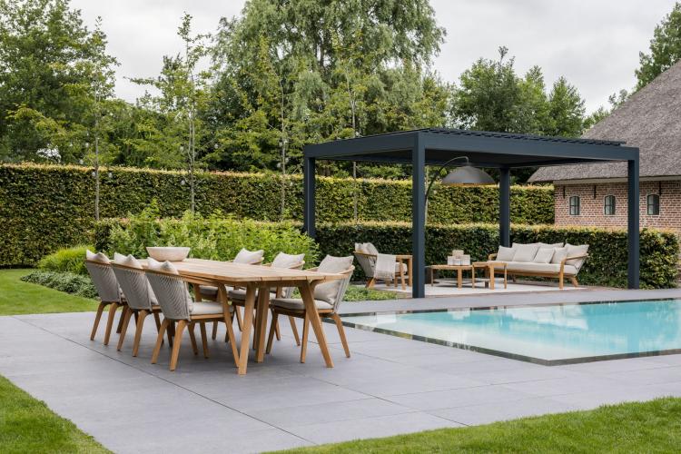 Luxe tuinmeubelen in Boederijtuin Oranjewoud