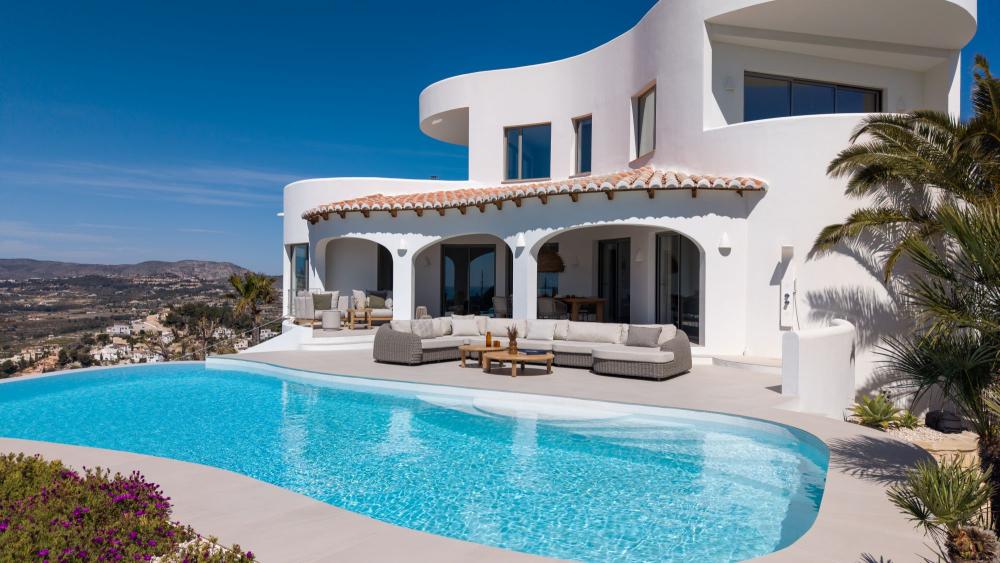 Luxueuze buitenmeubels voor een exclusieve villa aan de Costa Blanca
