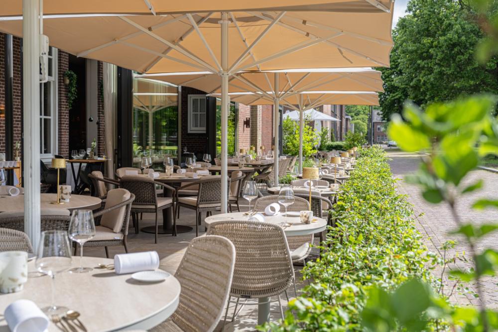 Sfeervolle tuinmeubelen voor restaurant ’t Misverstant