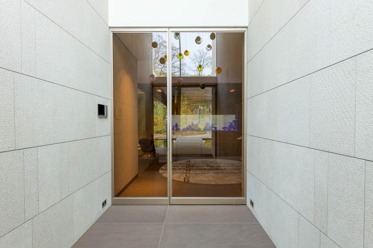 Bronzen stalen deur met Glairon Glas van De Rooy Steel Doors