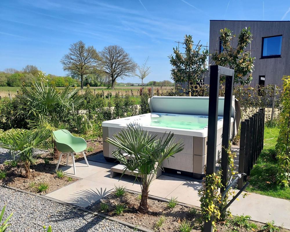 Grandee van HotSpring – een ruime spa met 6 comfortabele zitplaatsen