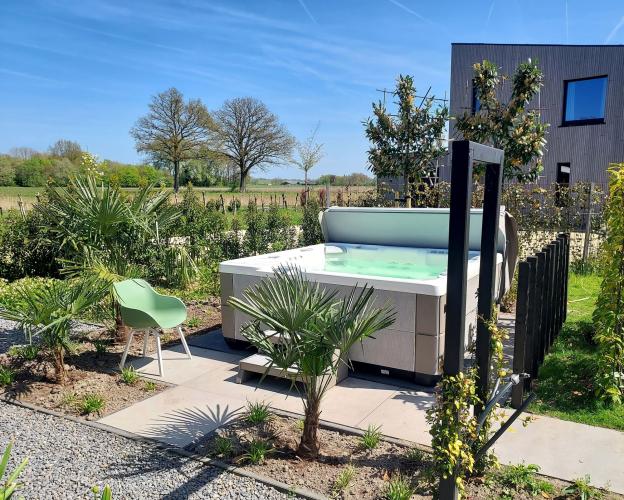 Grandee van HotSpring – een ruime spa met 6 comfortabele zitplaatsen