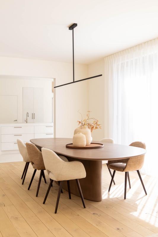 luxe eettafel met stoelen