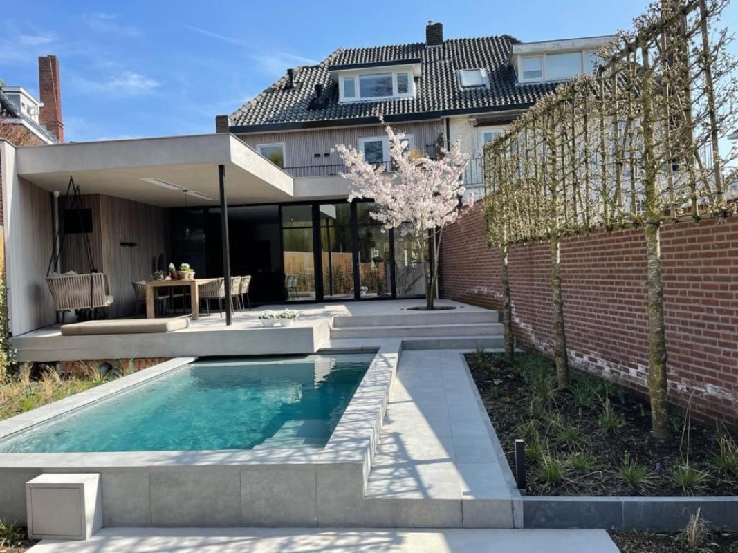 zwembad in stadstuin
