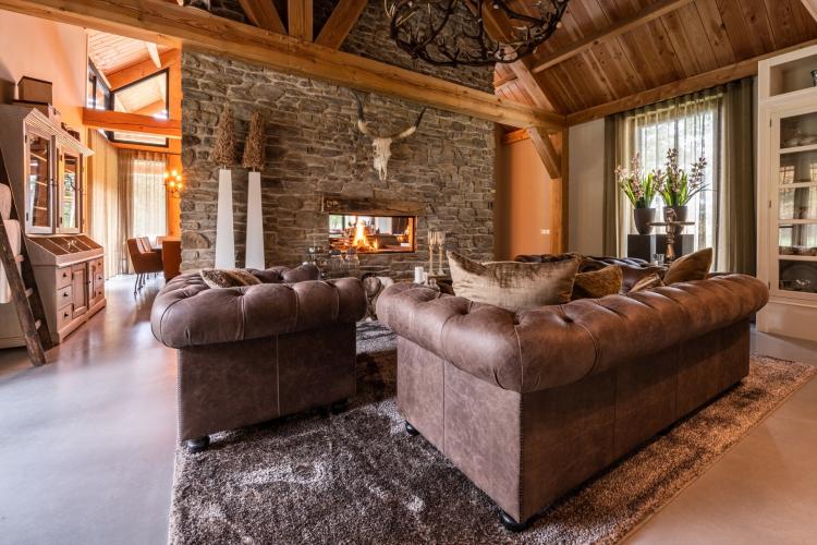 Interieur met antieke binnenhaarden