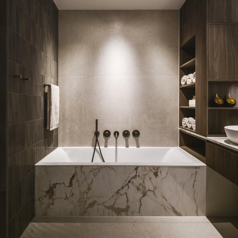 luxe bad in badkamer inrichting