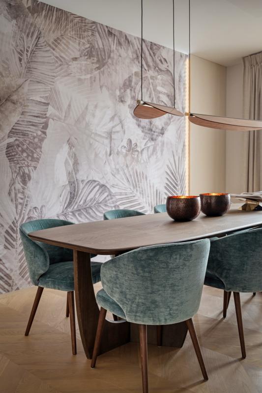 luxe eettafel met stoelen