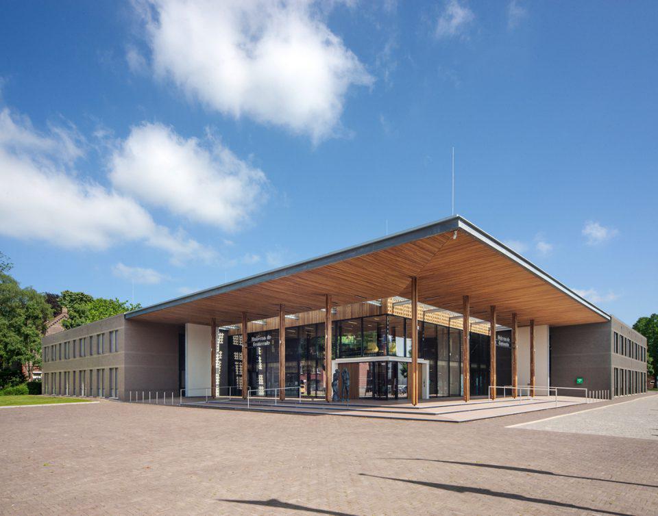 Huis van de Gemeente Panningen | Best Interiors