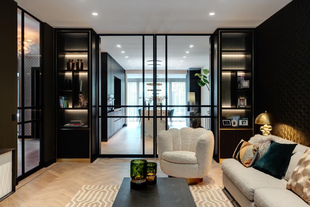 Appartement met exclusieve stalen deuren