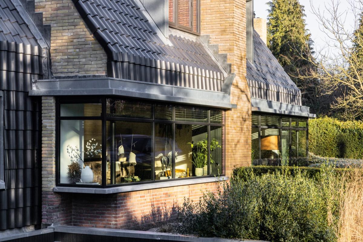 villa met stalen buitenpui