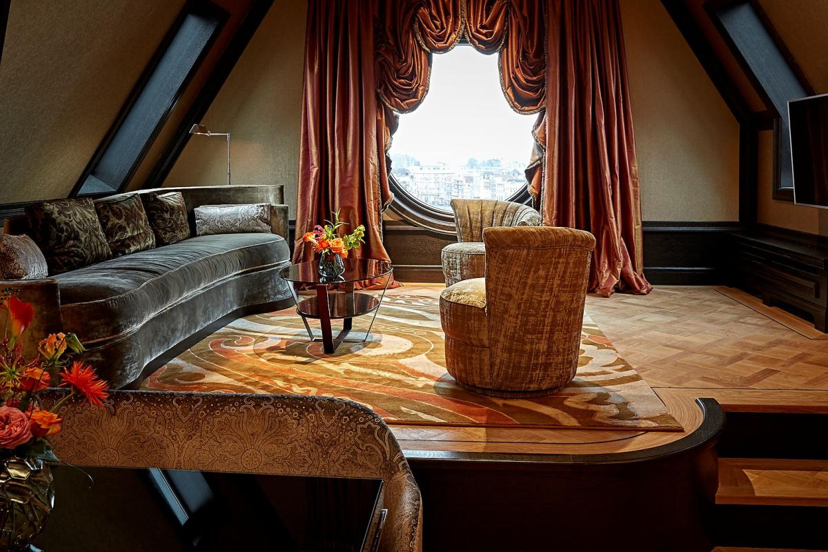 zithoek met luxe tapijt