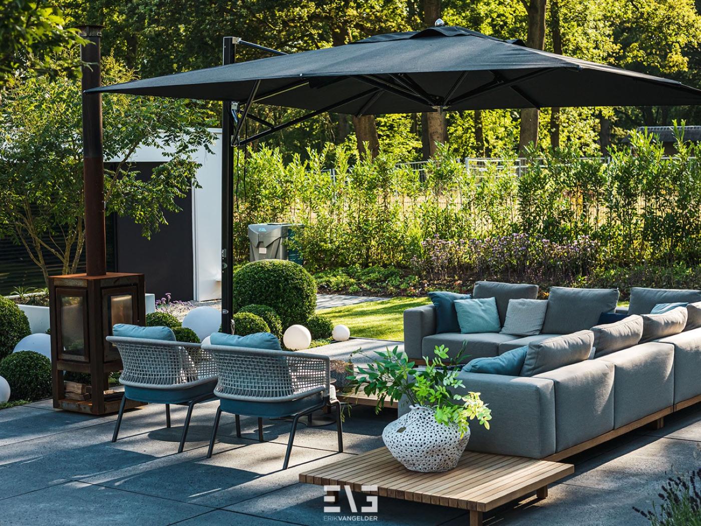 terras met luxe tuinmeubels