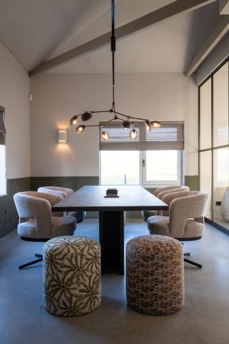 Exclusieve maatwerk meubels showroom Studio Djoy