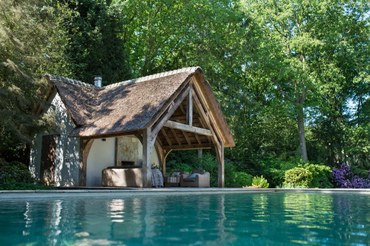 poolhouse bij zwembad