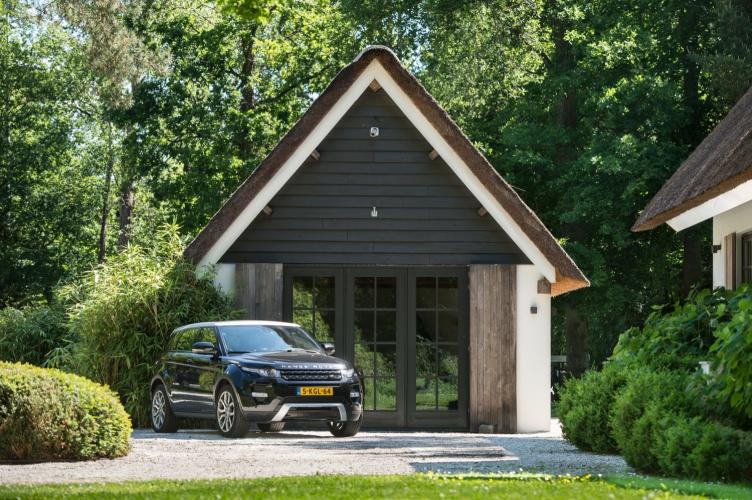 Stijlvol vrijstaand kantoor