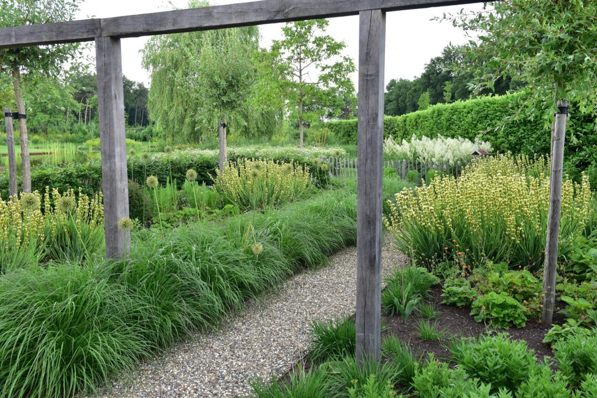 grindpad met pergola