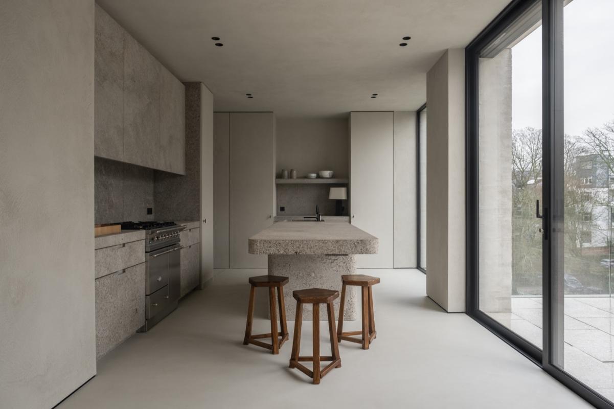 keuken met luxe wandafwerking