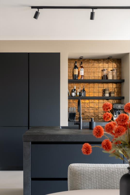 luxe keuken met gietvloer