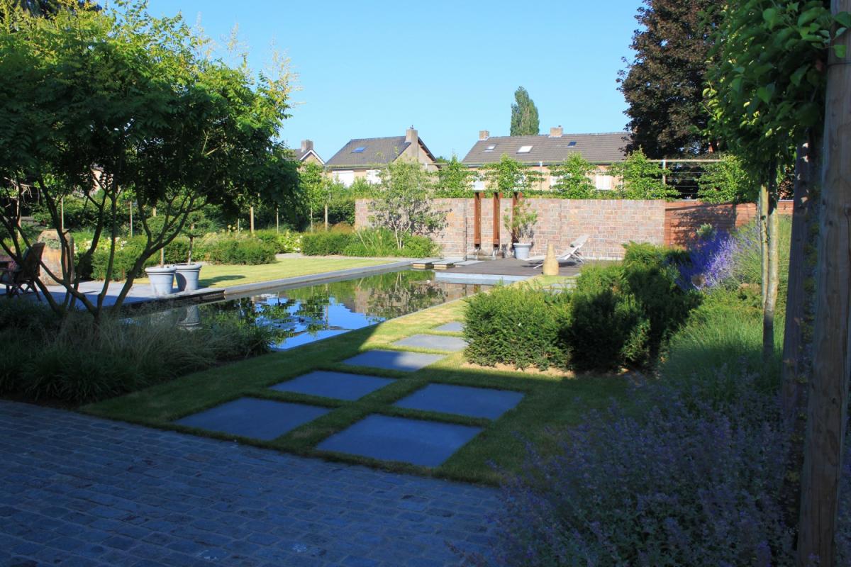 luxe tuin met vijver