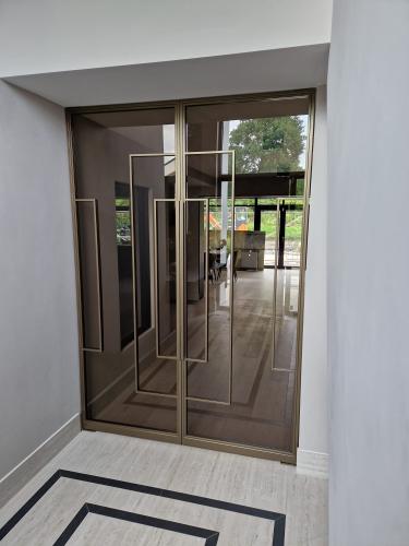 Luxe bronzen taatsdeur