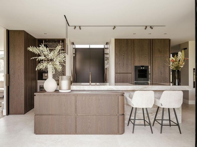 Luxe keuken met exclusief Taj Mahal kwartsiet werkblad