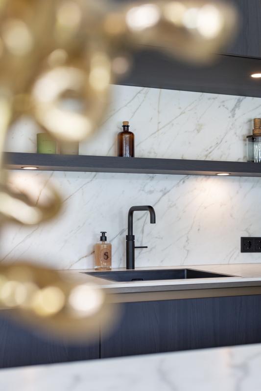 maatwerk keuken met luxe kraan